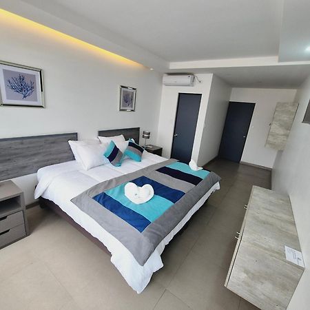 איקוויקה Hotel Regata מראה חיצוני תמונה