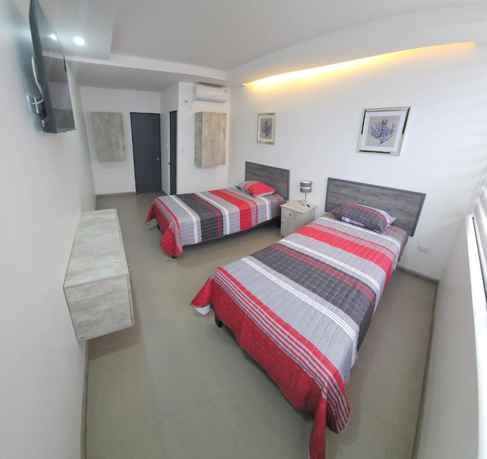 איקוויקה Hotel Regata מראה חיצוני תמונה