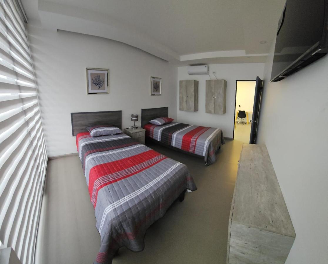 איקוויקה Hotel Regata מראה חיצוני תמונה