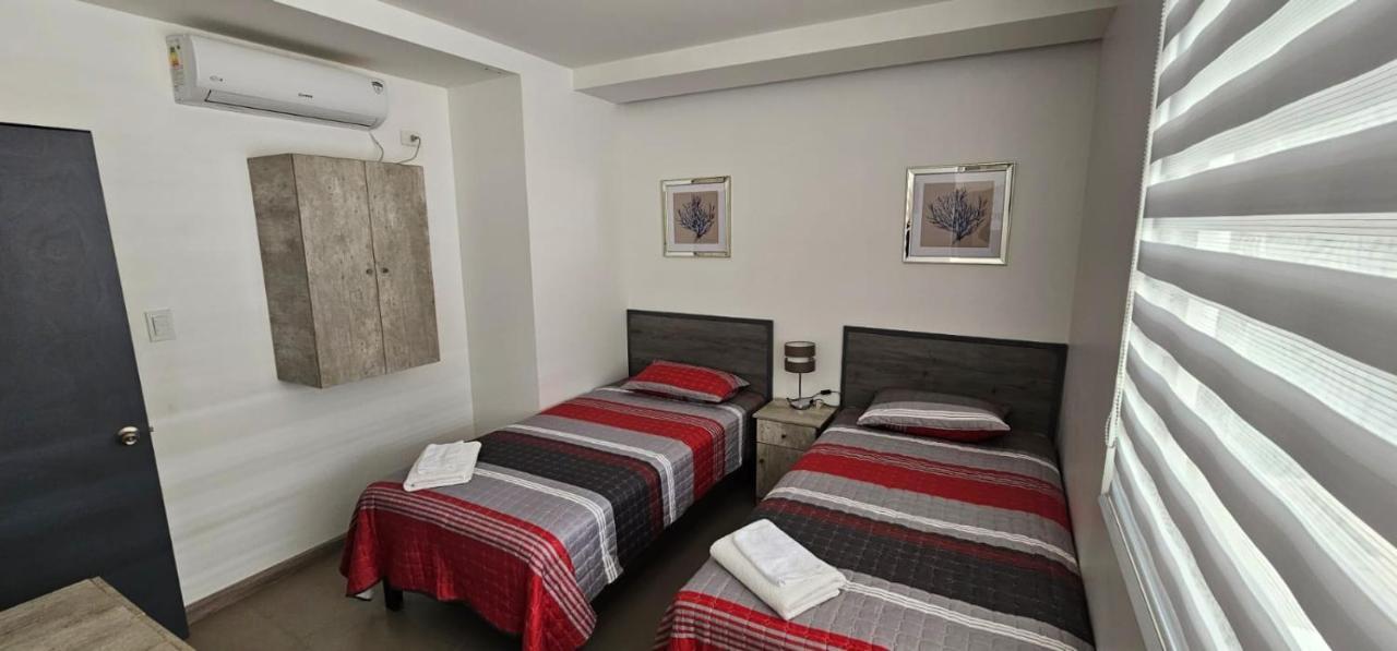 איקוויקה Hotel Regata מראה חיצוני תמונה
